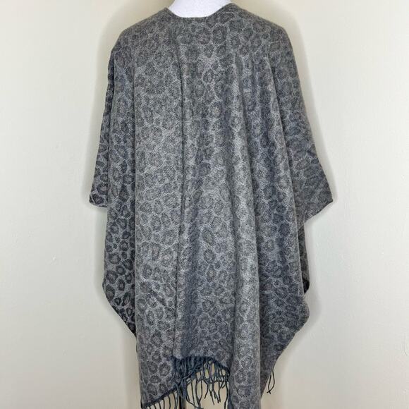 Woolrich Blanket Shawl Cardigan OS Wrap Leopard Print Fringe Poncho Cape Fleece - Picture 3 of 6